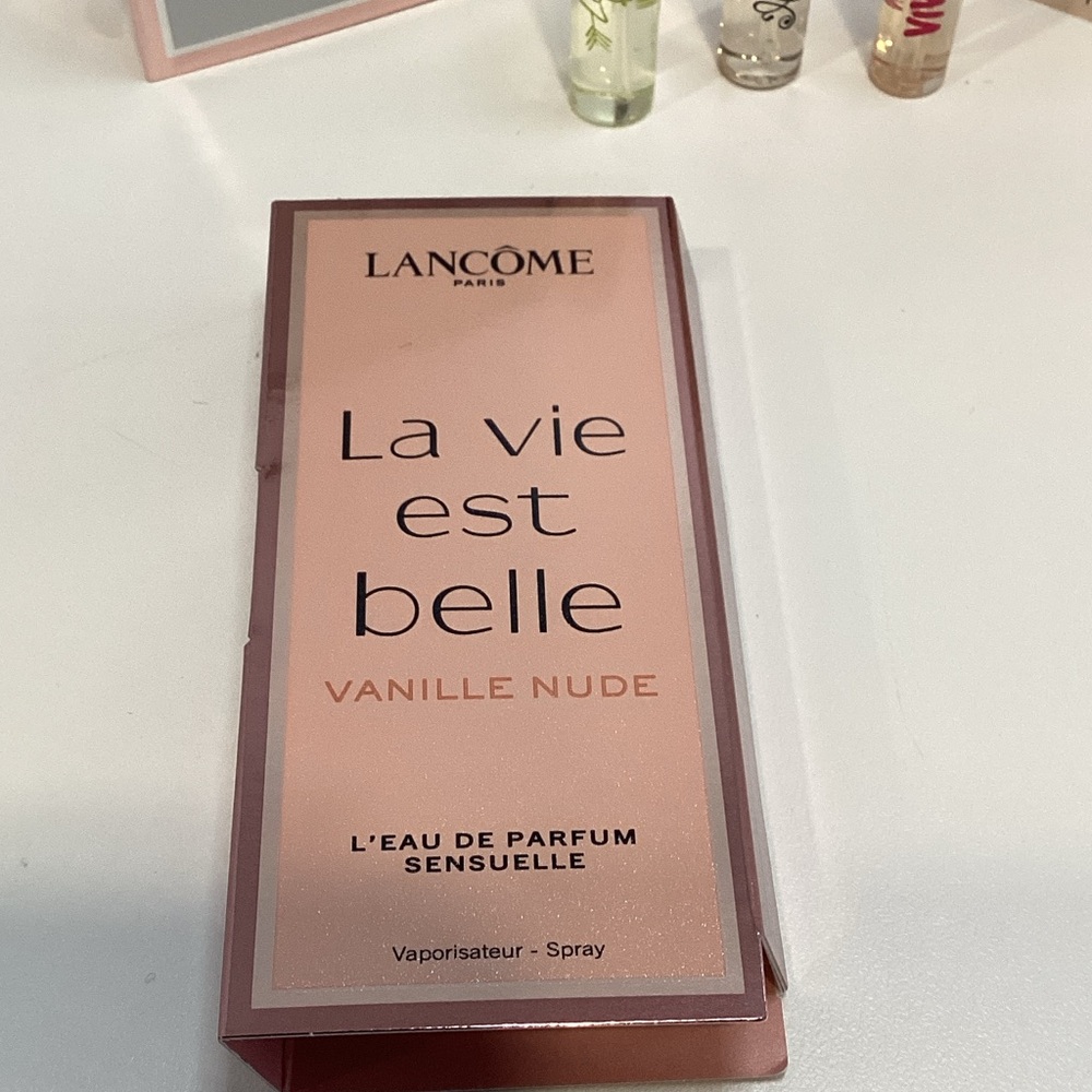 🌺 Perfume Sample Bundle - 6pc. - Picture 3 of 14